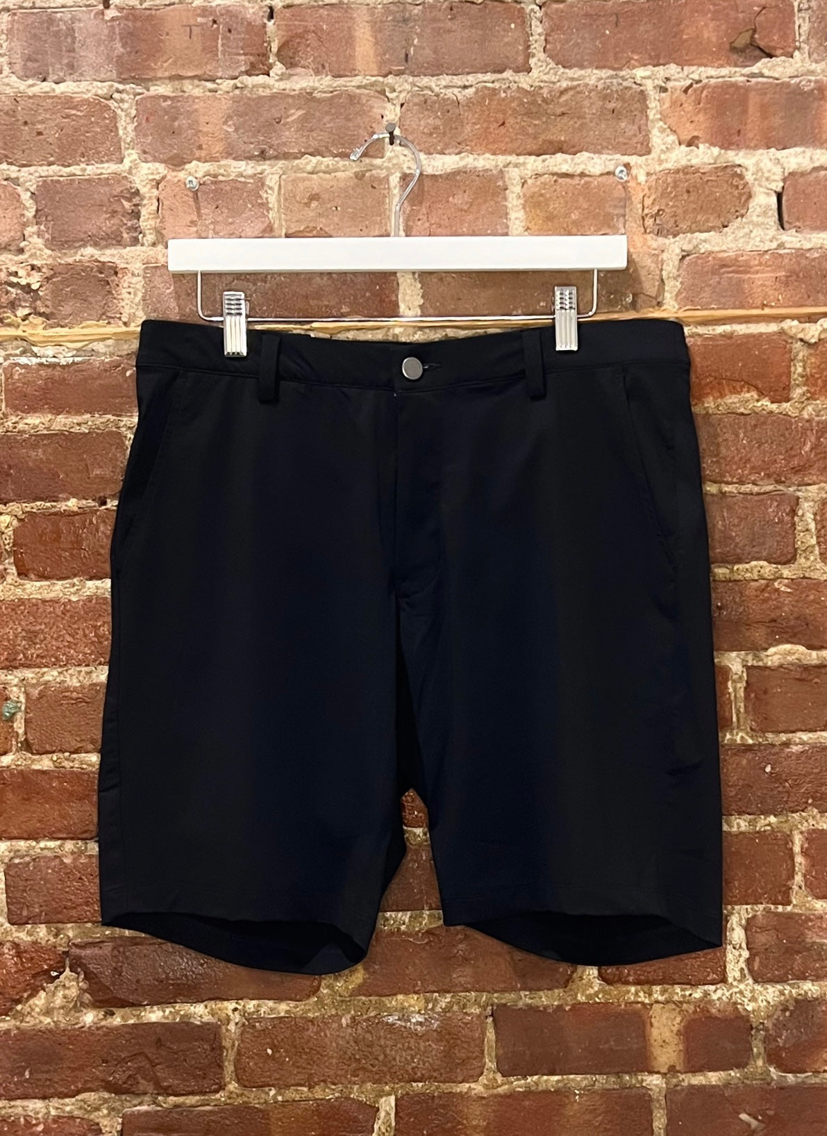 Classic Black Performance Shorts – Sleek & Functional